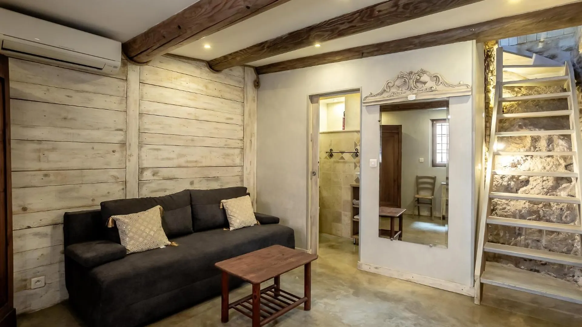Le Chateau Olive Et Raisin Fontaine-de-Vaucluse Apartment